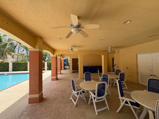 101 S SANTA CATALINA Circle 101, North Lauderdale, FL 33068