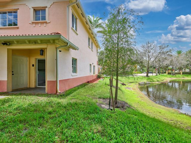 101 S SANTA CATALINA Circle 101, North Lauderdale, FL 33068