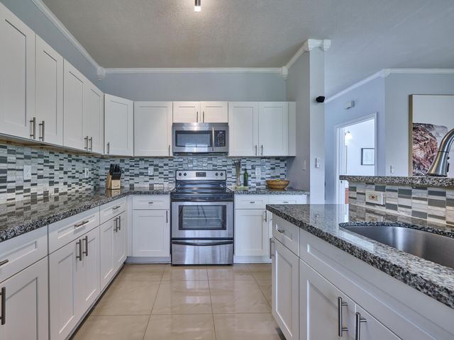 101 S SANTA CATALINA Circle 101, North Lauderdale, FL 33068