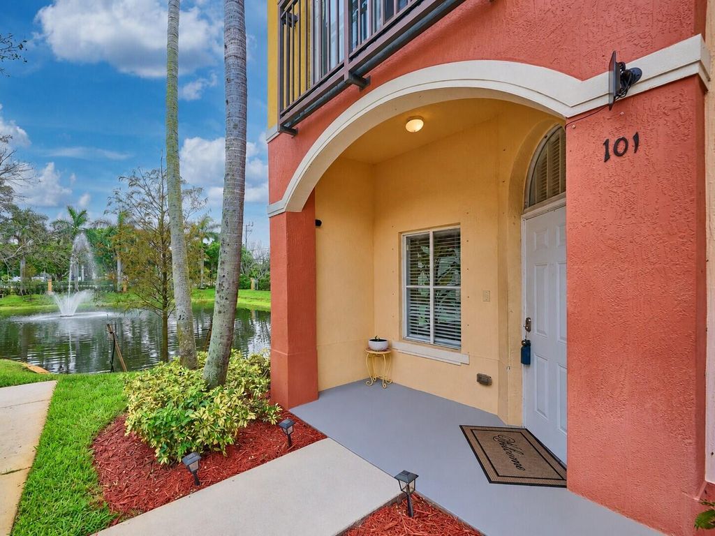 101 S SANTA CATALINA Circle 101, North Lauderdale, FL 33068