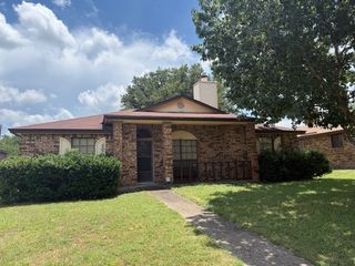 1116 Cresthaven Drive, Lancaster, TX 75134