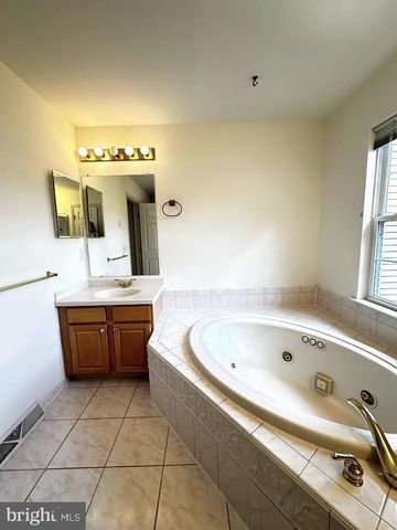 92 DISPATCH DR, Washington Crossing, PA 18977