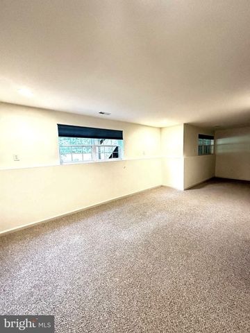 92 DISPATCH DR, Washington Crossing, PA 18977