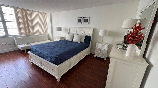 18071 Biscayne Blvd 704, Aventura, FL 33160