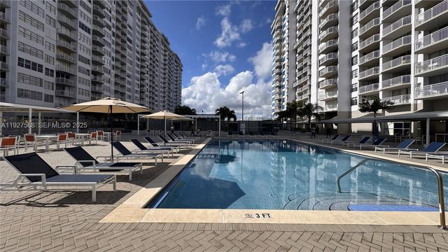 18071 Biscayne Blvd 704, Aventura, FL 33160