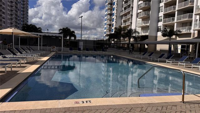 18071 Biscayne Blvd 704, Aventura, FL 33160