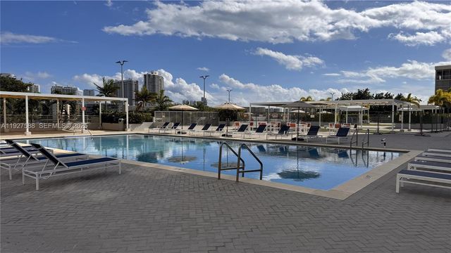 18071 Biscayne Blvd 704, Aventura, FL 33160