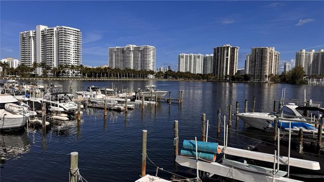 18071 Biscayne Blvd 704, Aventura, FL 33160