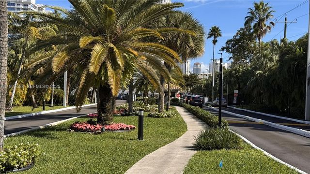 18071 Biscayne Blvd 704, Aventura, FL 33160