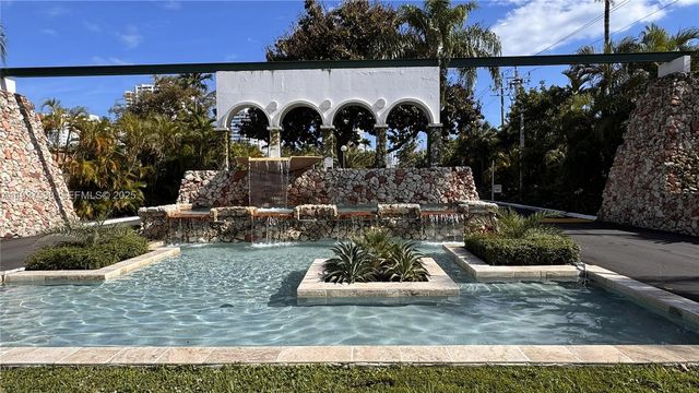 18071 Biscayne Blvd 704, Aventura, FL 33160