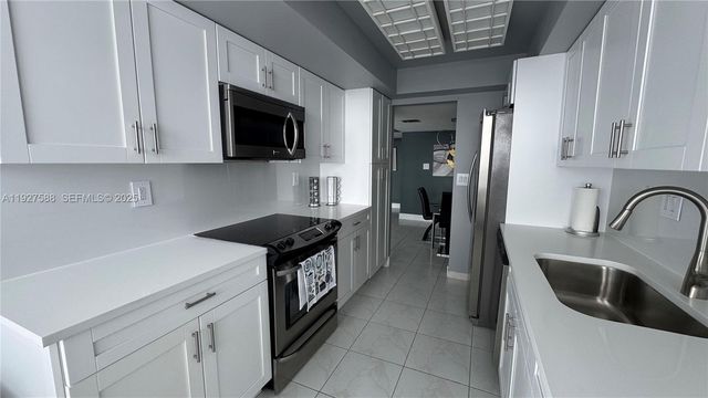 18071 Biscayne Blvd 704, Aventura, FL 33160