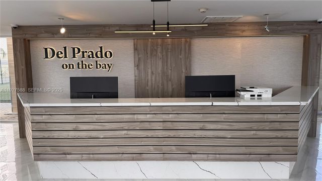 18071 Biscayne Blvd 704, Aventura, FL 33160