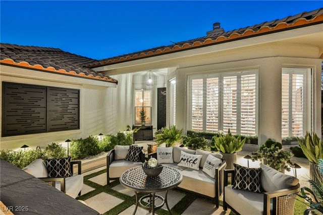 1613 Hidden Spring Drive, Las Vegas, NV 89117