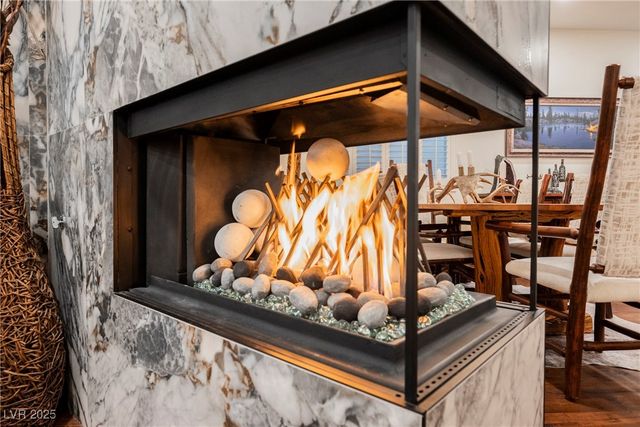 1613 Hidden Spring Drive, Las Vegas, NV 89117