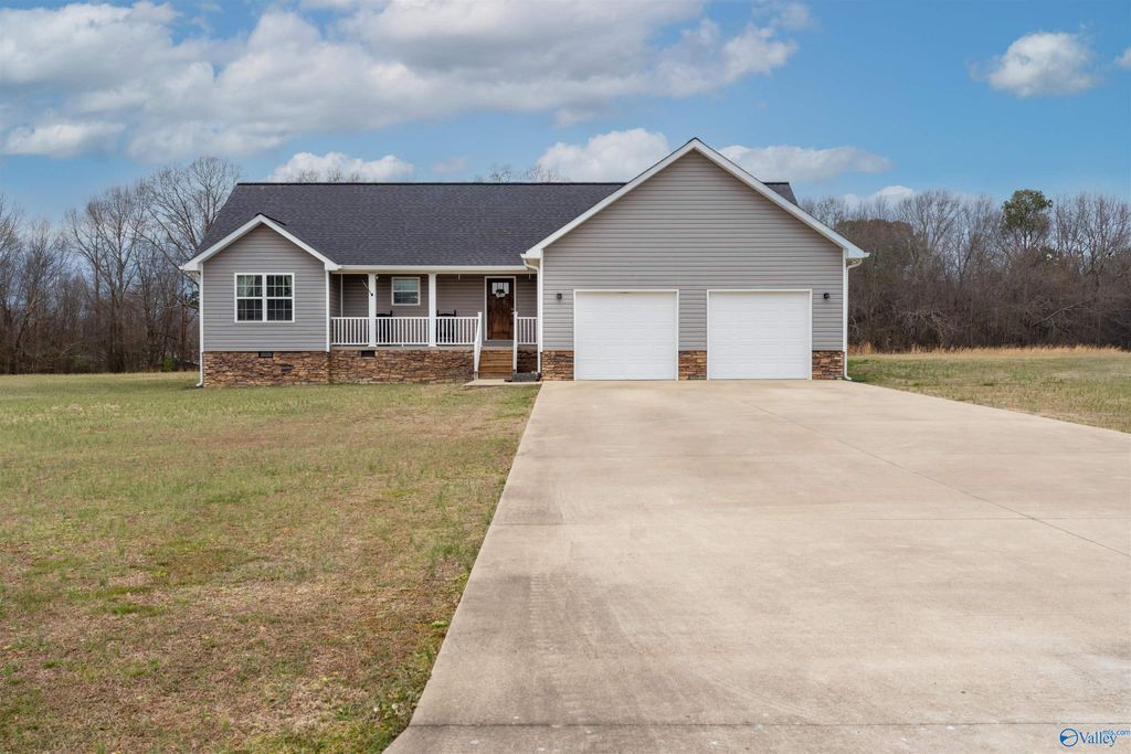 160 Graben Drive, Fyffe, AL 35971