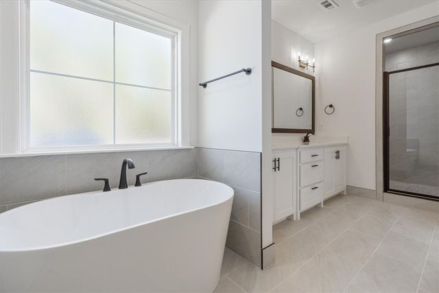 14 May Lane, Bella Vista, AR 72715