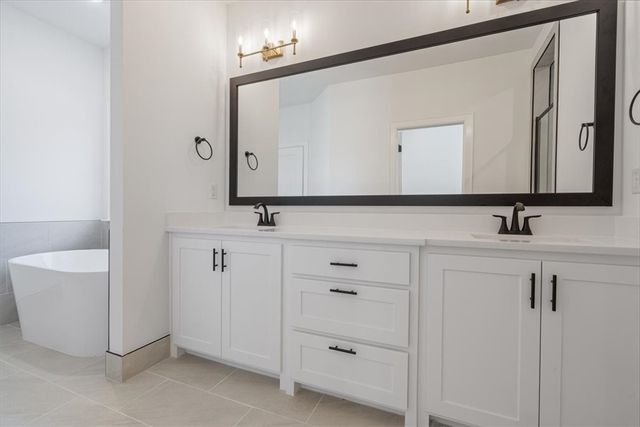 14 May Lane, Bella Vista, AR 72715