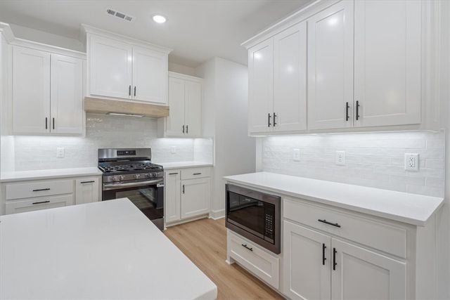 14 May Lane, Bella Vista, AR 72715