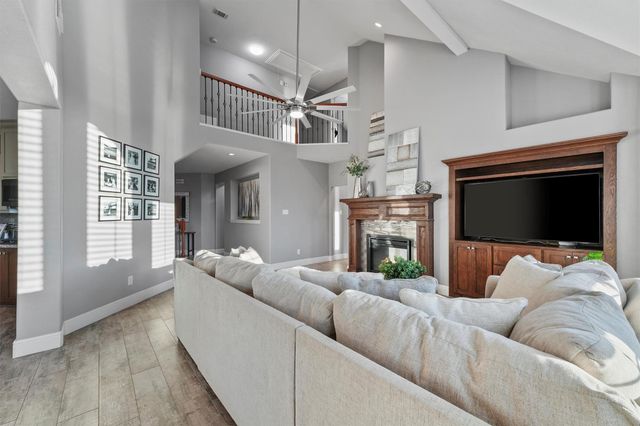 8223 Lakeshore Villa Drive, Houston, TX 77346