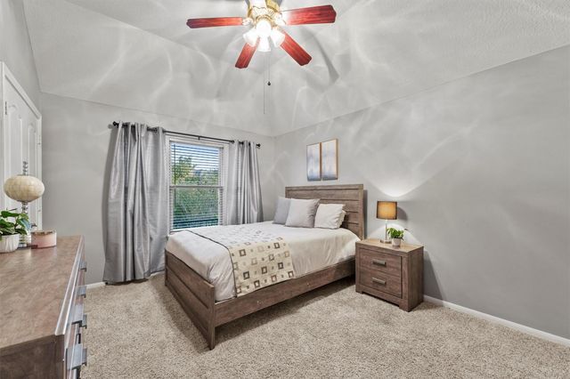 8223 Lakeshore Villa Drive, Houston, TX 77346