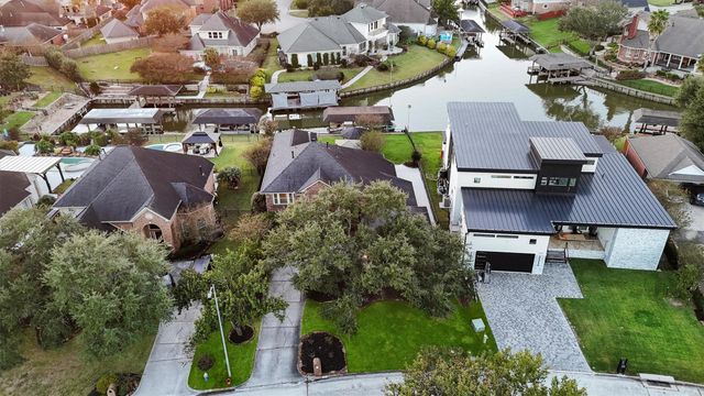 8223 Lakeshore Villa Drive, Houston, TX 77346