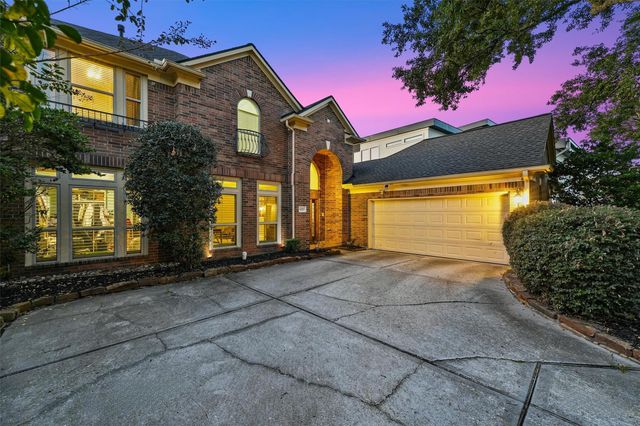 8223 Lakeshore Villa Drive, Houston, TX 77346