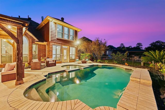 8223 Lakeshore Villa Drive, Houston, TX 77346