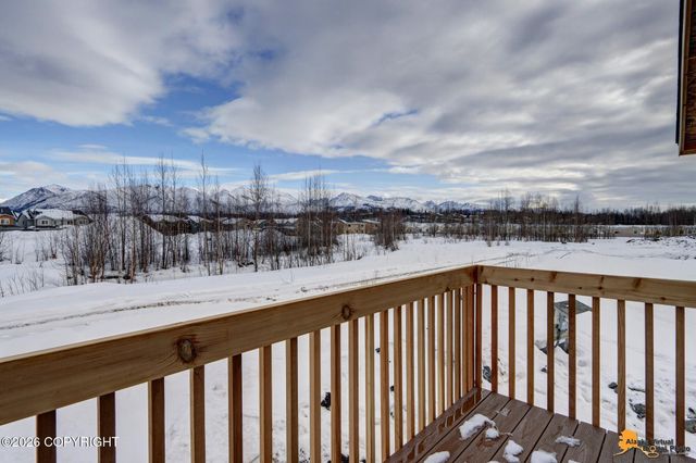5990 Takotna Loop, Anchorage, AK 99504