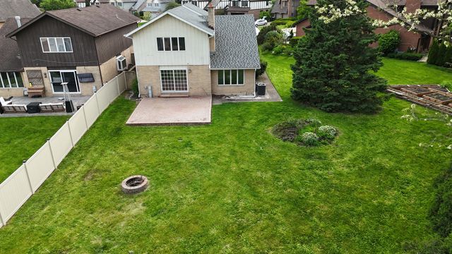 8315 Helen Court, Downers Grove, IL 60516