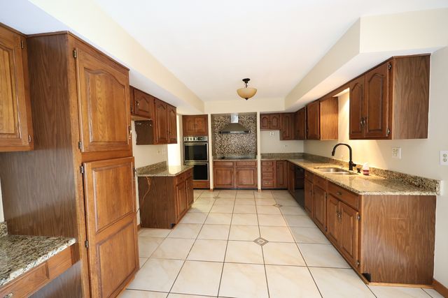 8315 Helen Court, Downers Grove, IL 60516