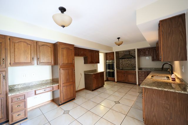 8315 Helen Court, Downers Grove, IL 60516