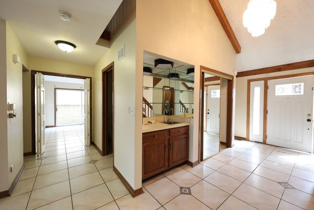 8315 Helen Court, Downers Grove, IL 60516