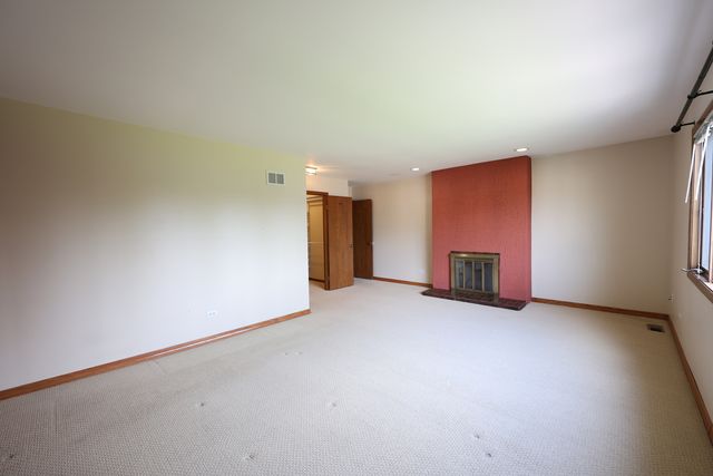 8315 Helen Court, Downers Grove, IL 60516