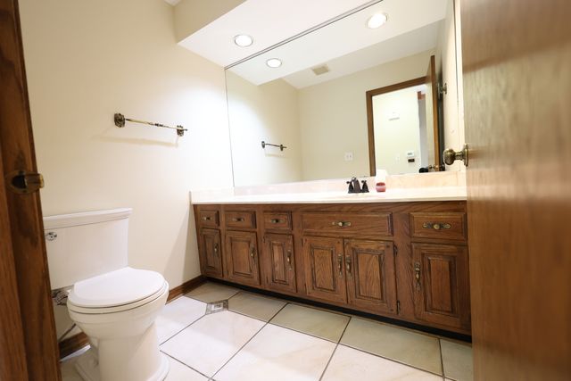 8315 Helen Court, Downers Grove, IL 60516