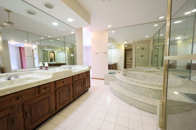 8315 Helen Court, Downers Grove, IL 60516