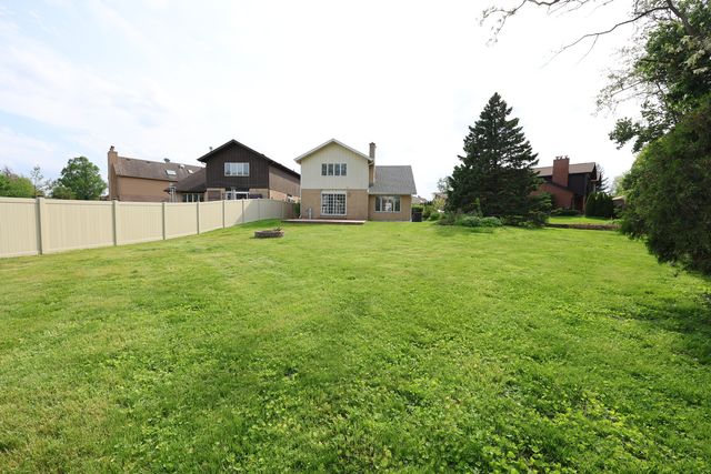 8315 Helen Court, Downers Grove, IL 60516