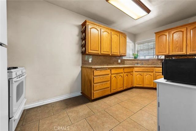 17765 Barbee Street, Fontana, CA 92336