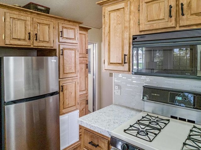 70200 Dillon Road 160, Desert Hot Springs, CA 92241