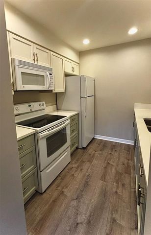 350 79TH AVENUE N 134, St Petersburg, FL 33702