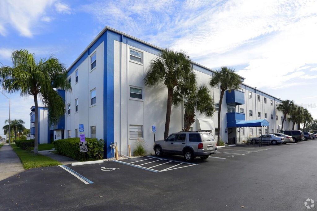 350 79TH AVENUE N 134, St Petersburg, FL 33702