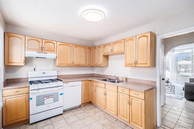 14231 Fordline Street, Southgate, MI 48195