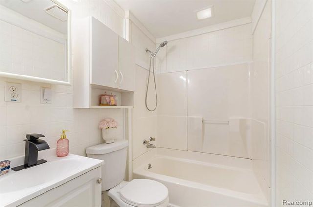 14231 Fordline Street, Southgate, MI 48195