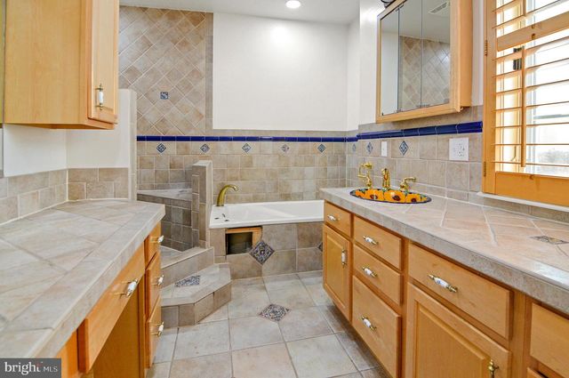 6803 WESTBROOK RD, Baltimore, MD 21215