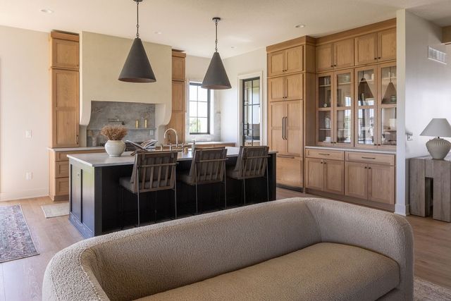 18241 Baxter Place, Clive, IA 50325