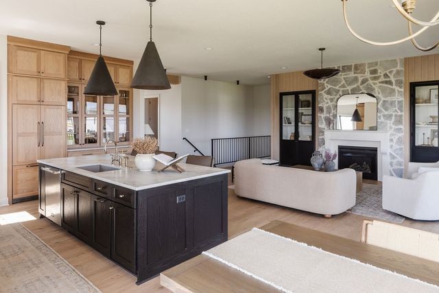 18241 Baxter Place, Clive, IA 50325