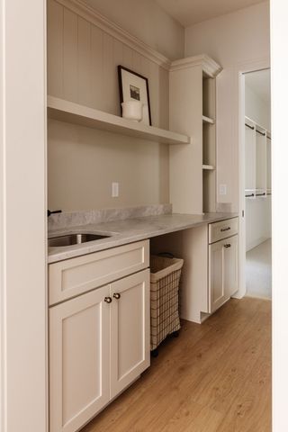 18241 Baxter Place, Clive, IA 50325