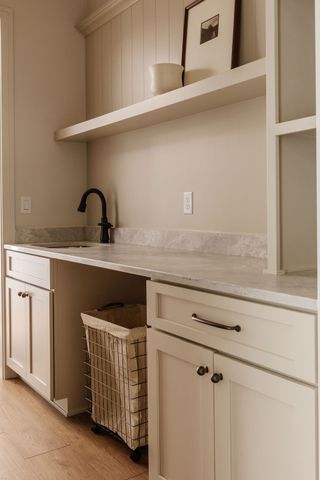 18241 Baxter Place, Clive, IA 50325