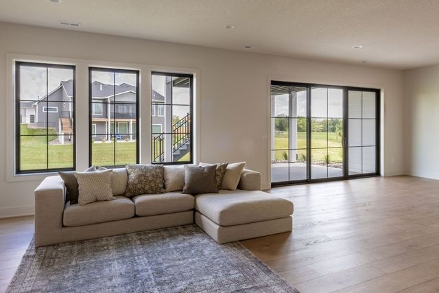 18241 Baxter Place, Clive, IA 50325