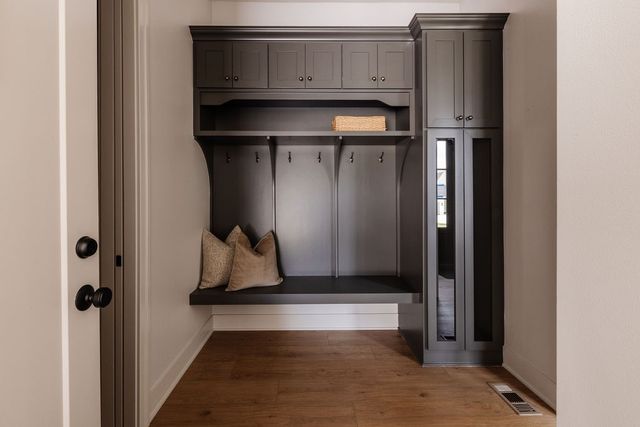 18241 Baxter Place, Clive, IA 50325