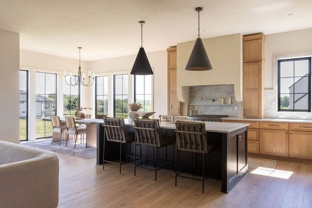 18241 Baxter Place, Clive, IA 50325